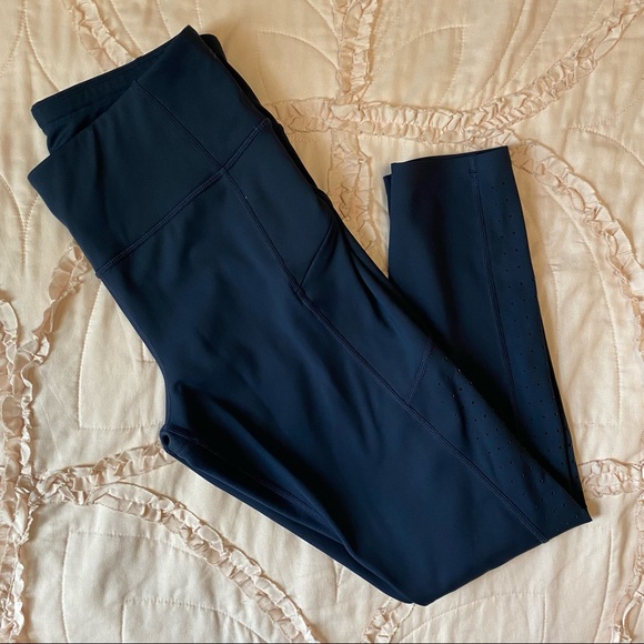 Athleta Contender Laser Cut 7/8 Tight Pockets Size Small - Picture 6 of 17